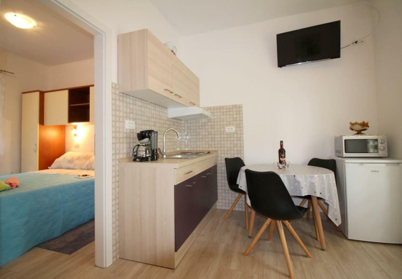 Apartment Noemi In City Center Пореч Екстериор снимка