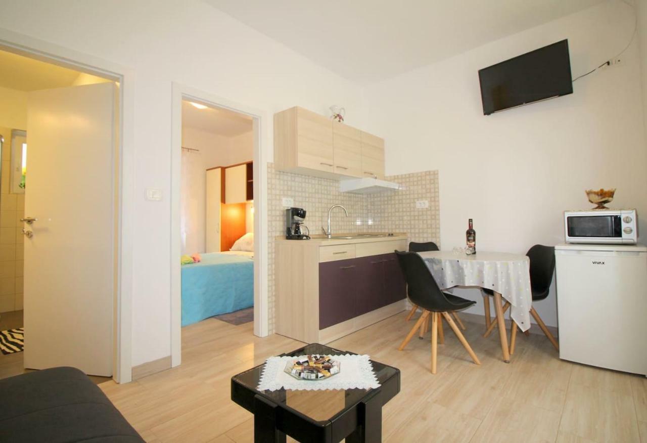 Apartment Noemi In City Center Пореч Екстериор снимка